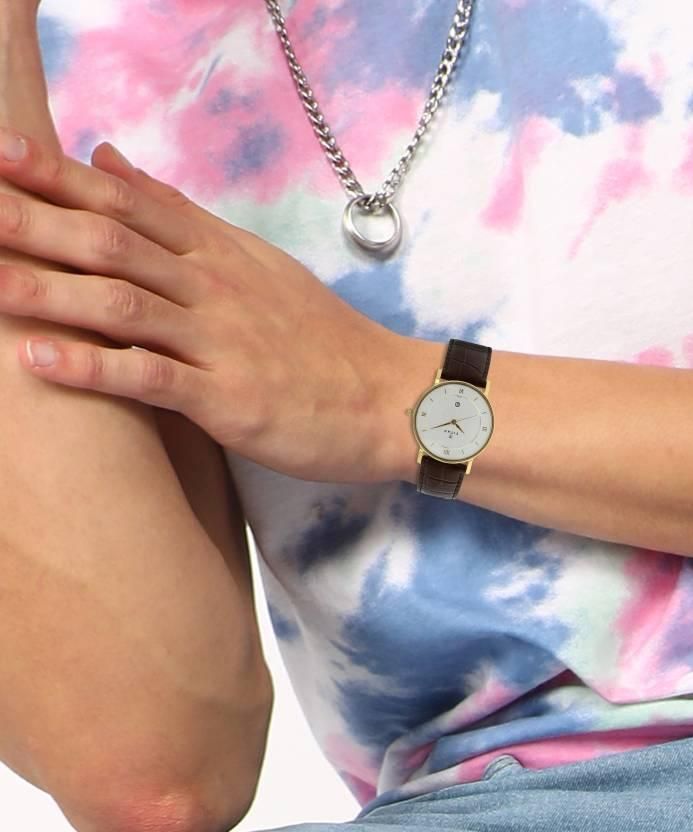 Exclusive catalogs for the premium watches cs2856-ri