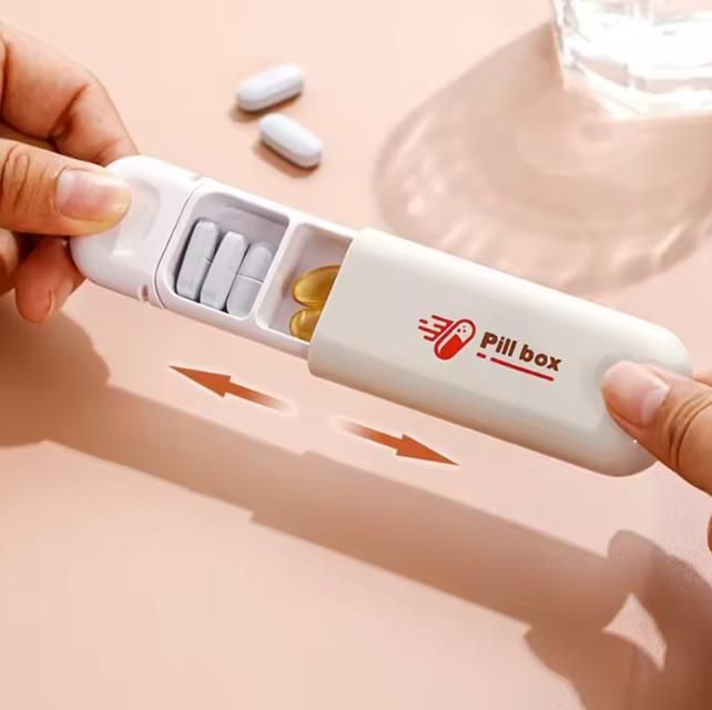 Three-Compartment Small Pill Organizer Box cs2856-ri